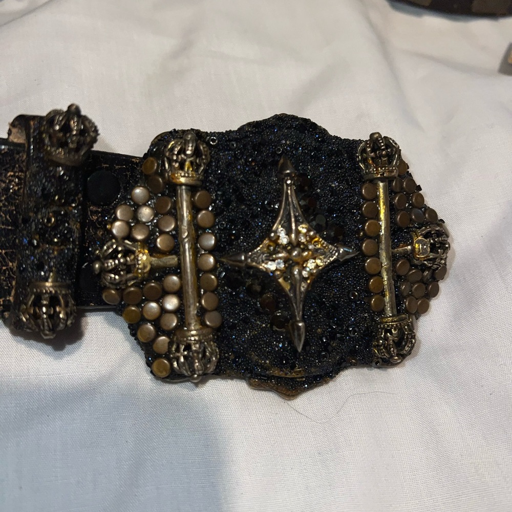 Intriguing Vexing Yearning (IVY) belt
